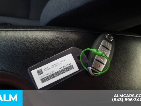 Used 2024 Nissan Versa SV FWD image 15