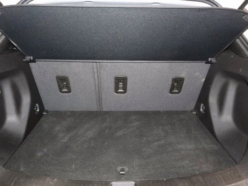 Used 2022 Chevrolet Bolt EUV LT w/ Driver Confidence Package image 16