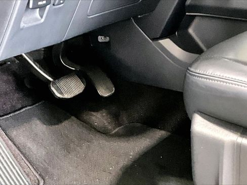 Used 2023 Ford Expedition XLT AWD/4WD image 22