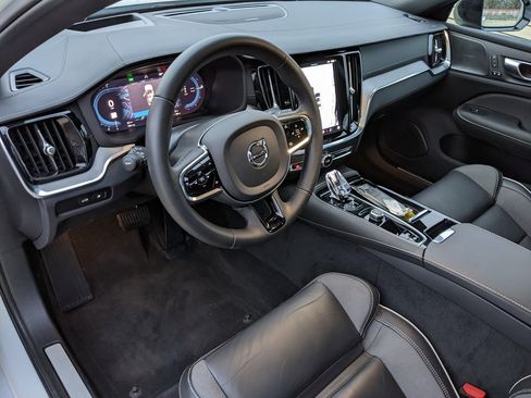 Certified 2024 Volvo S60 T8 Ultimate w/ Climate Package image 8