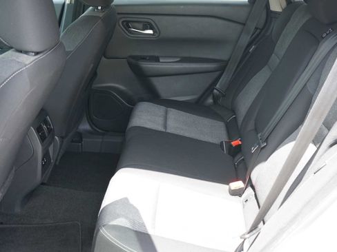 Used 2024 Nissan Rogue SV AWD/4WD image 18