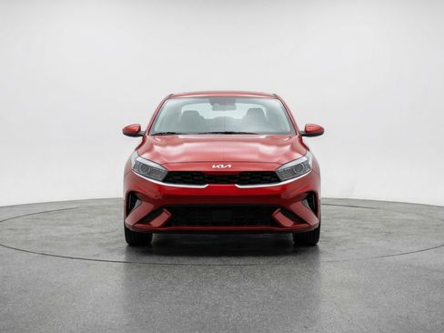 Used 2024 Kia Forte LXS image 2