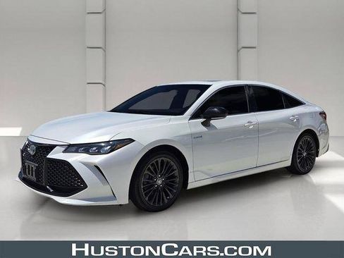 Used 2019 Toyota Avalon XSE FWD image 1