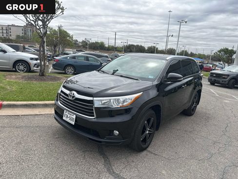 Used 2016 Toyota Highlander XLE image 1