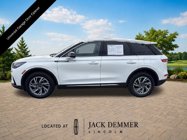 Used 2023 Lincoln Corsair AWD w/ Equipment Group 101A image 3