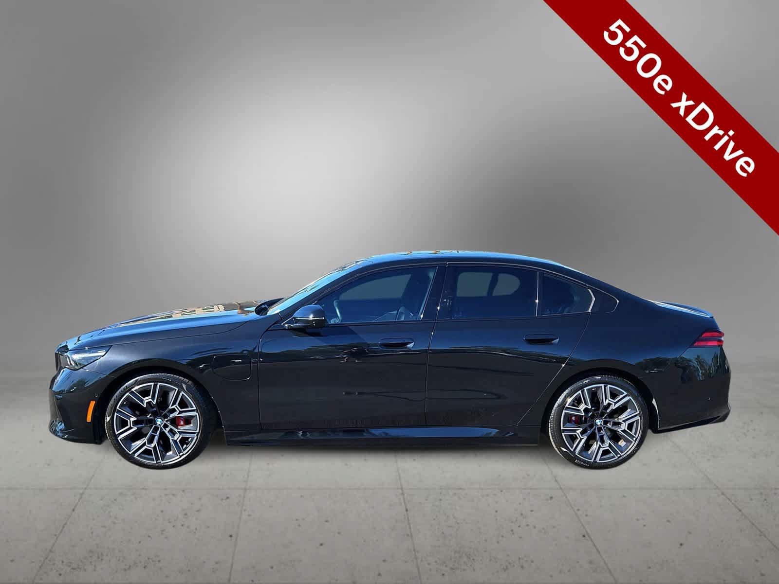 Used 2026 BMW 550e xDrive w/ Executive Package AWD/4WD image 5