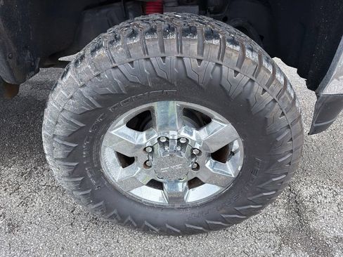 Used 2016 GMC Sierra 2500 SLT w/ Suspension Package, Off-Road AWD/4WD image 18