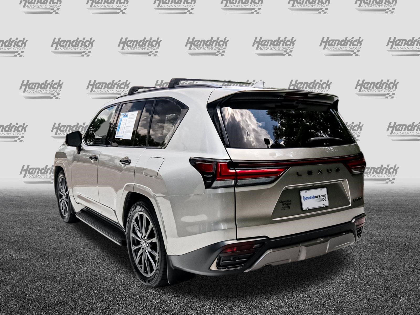Used 2022 Lexus LX 600 4WD w/ Appearance Package image 8