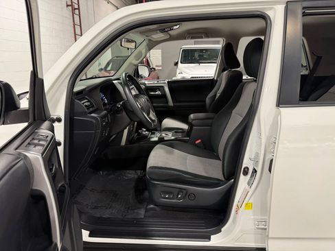 Used 2017 Toyota 4Runner SR5 image 14