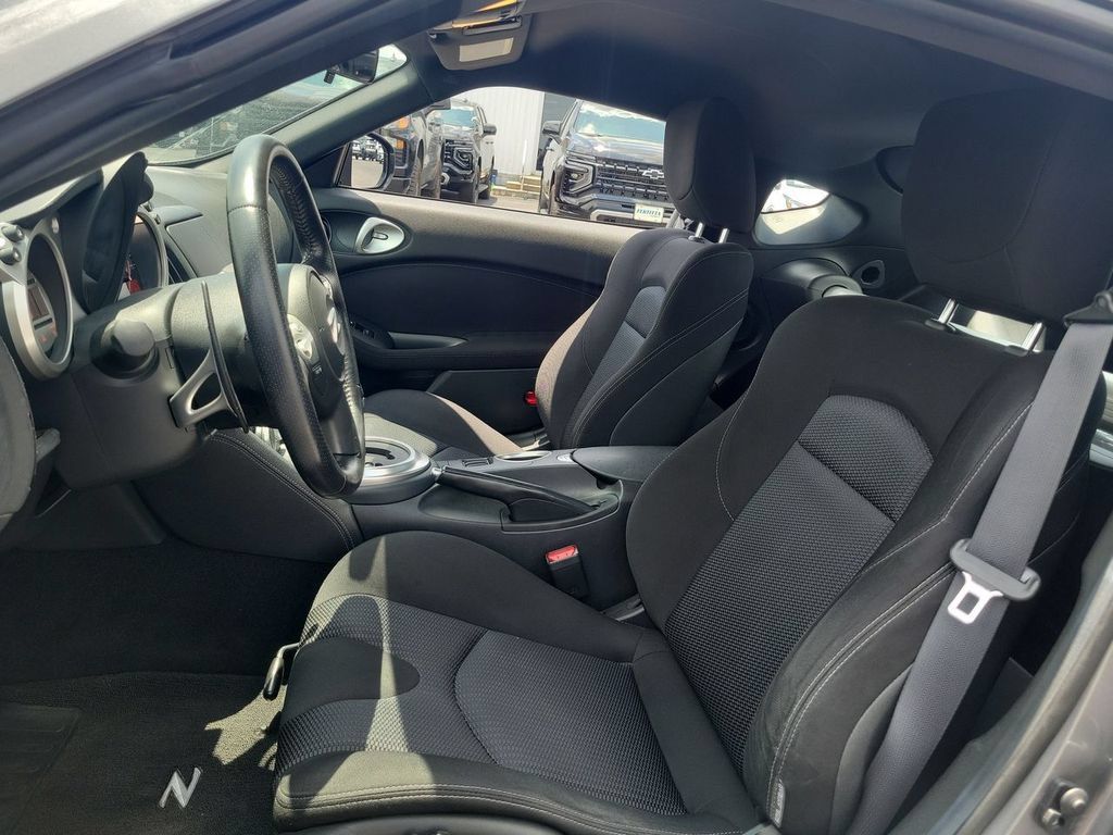 Used 2011 Nissan 370Z Coupe w/ Sport Pkg RWD image 16