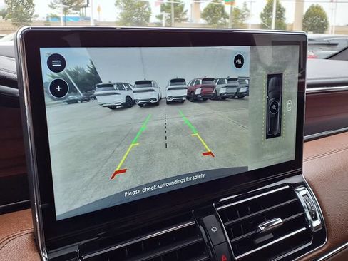 Used 2022 Lincoln Navigator L Reserve AWD/4WD image 11