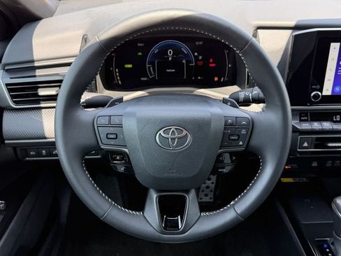 Used 2026 Toyota Camry SE FWD image 13