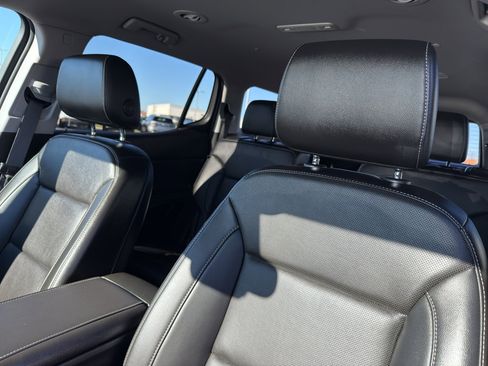 Used 2023 GMC Acadia SLT w/ Elevation Edition image 28