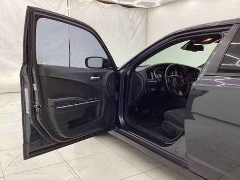 Used 2018 Dodge Charger SXT Plus image 16
