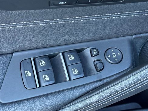 Used 2023 BMW 530e w/ M Sport Package RWD image 11
