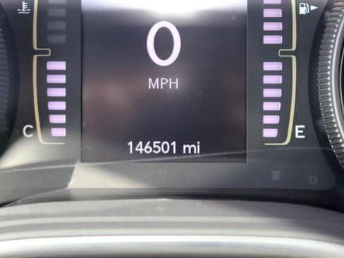 Used 2020 Jeep Cherokee Latitude FWD image 22