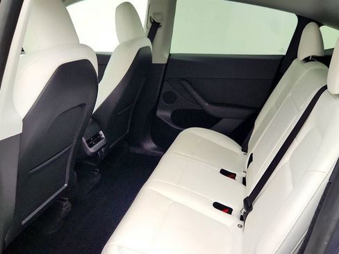 Used 2023 Tesla Model Y Long Range image 26