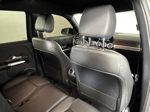 Used 2022 Mercedes-Benz GLB 250 4MATIC image 36