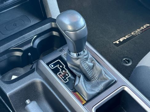 Used 2021 Toyota Tacoma TRD Off-Road w/ Technology Package image 21