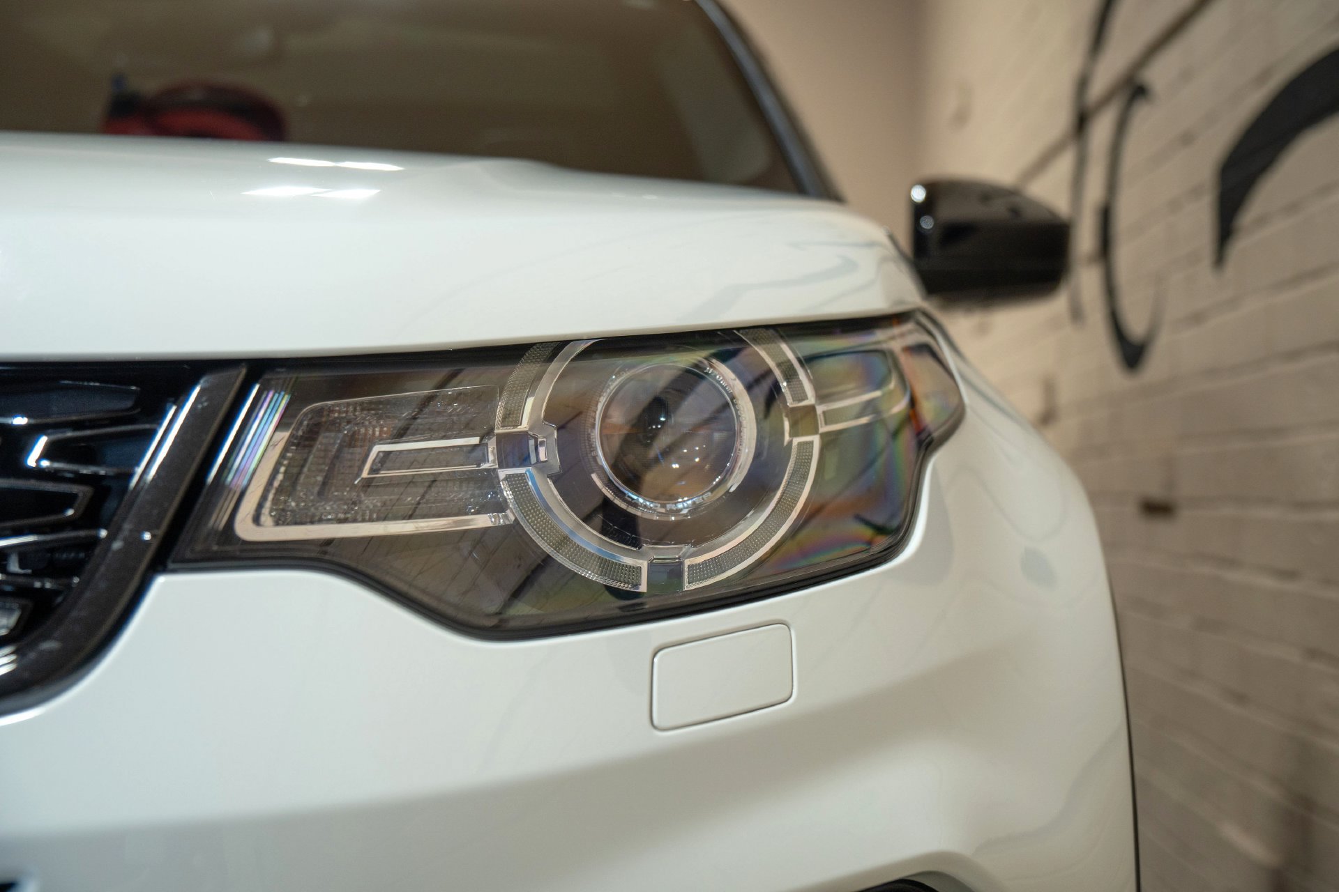 Used 2019 Land Rover Discovery Sport HSE Luxury AWD/4WD image 12
