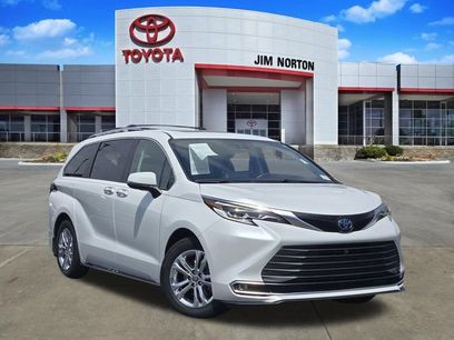 Used 2022 Toyota Sienna Platinum