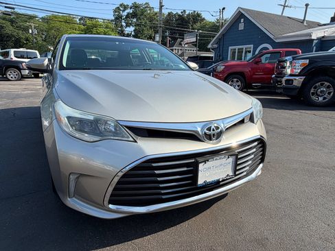 Used 2016 Toyota Avalon XLE Plus FWD image 9