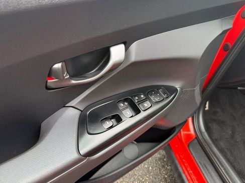 Used 2019 Hyundai Veloster Turbo Ultimate image 11