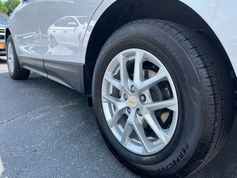 Used 2023 Chevrolet Equinox LT FWD image 11