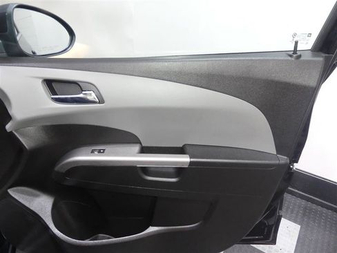 Used 2019 Chevrolet Sonic Premier FWD image 18