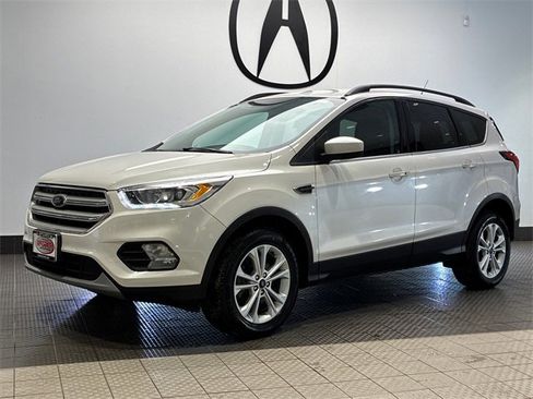 Used 2019 Ford Escape SEL image 3