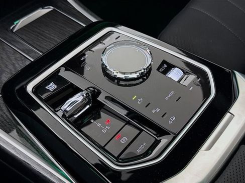 Used 2025 BMW 760i xDrive image 17