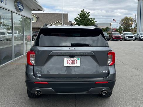 Used 2024 Ford Explorer XLT w/ Equipment Group 202A AWD/4WD image 6