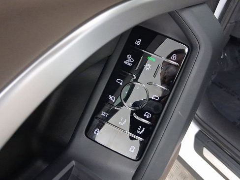 Used 2025 Audi Q5 Premium Plus w/ Premium Plus image 12