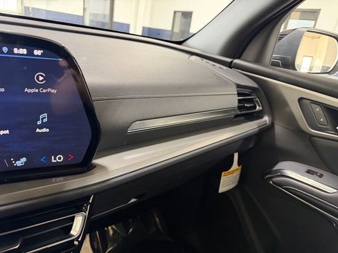 New 2026 Chevrolet Traverse LT w/ LPO, Floor Liner Package FWD image 24