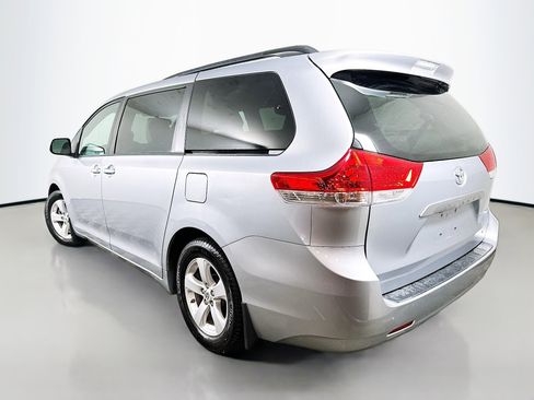 Used 2014 Toyota Sienna LE FWD image 5