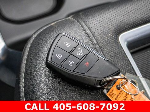 Used 2022 GMC Sierra 1500 SLT AWD/4WD image 32