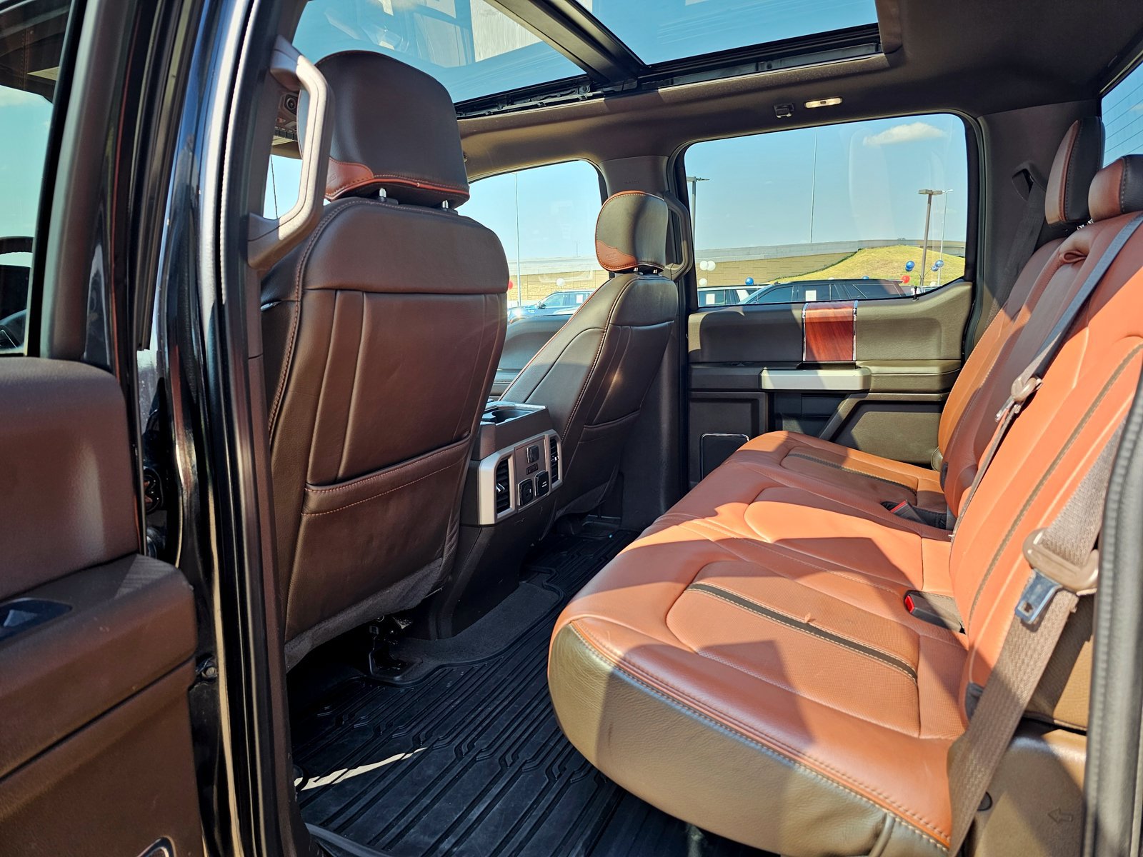 Used 2022 Ford F350 King Ranch w/ King Ranch Ultimate Package AWD/4WD image 34