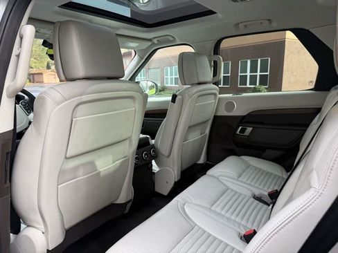 Used 2017 Land Rover Discovery HSE Luxury image 26