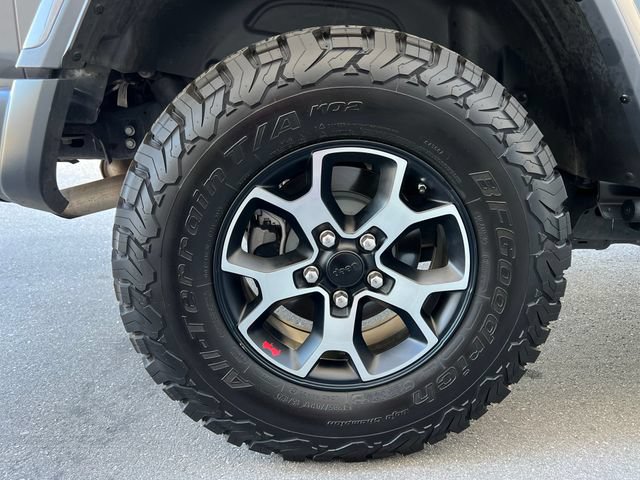 Used 2018 Jeep Wrangler Unlimited Sahara AWD/4WD image 10