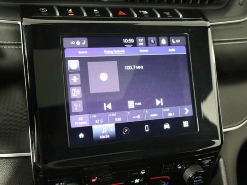 Used 2025 Jeep Grand Cherokee L Altitude AWD/4WD image 30