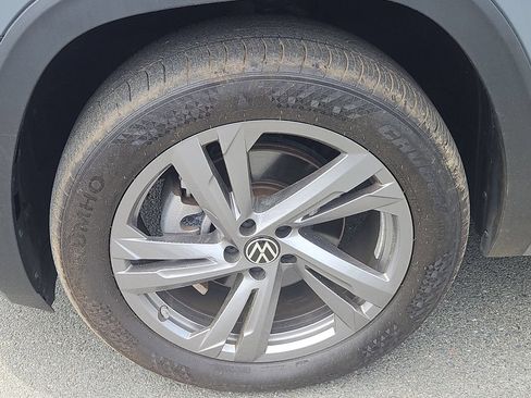 Used 2024 Volkswagen Atlas Cross Sport SEL R-Line AWD/4WD image 7