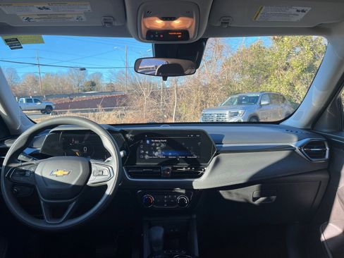 Used 2025 Chevrolet TrailBlazer LT image 28