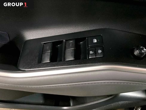 Certified 2021 Toyota Highlander XLE image 36