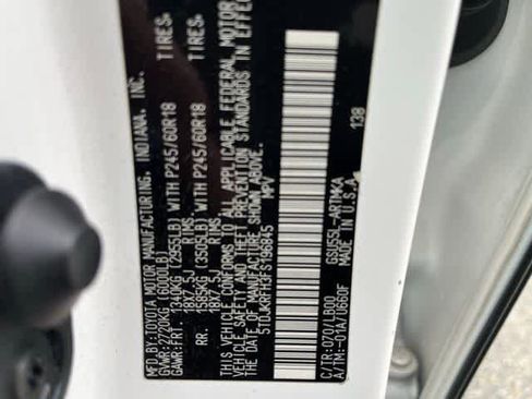 Used 2015 Toyota Highlander XLE AWD/4WD image 9