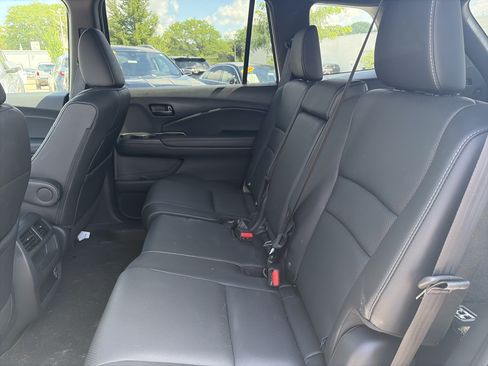 Certified 2023 Honda Passport EX-L image 9