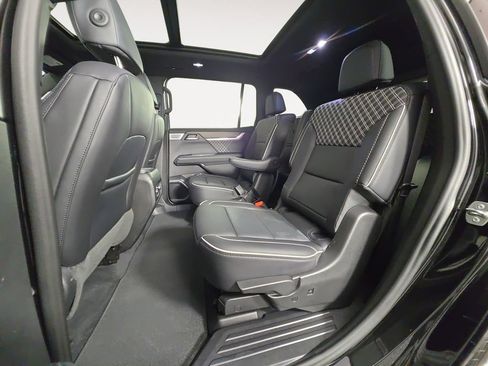 Certified 2024 GMC Acadia Denali w/ Super Cruise Package AWD/4WD image 19