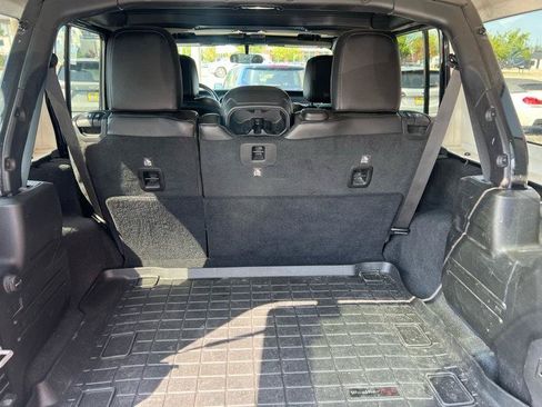 Used 2019 Jeep Wrangler Unlimited Sahara w/ Safety Group AWD/4WD image 8