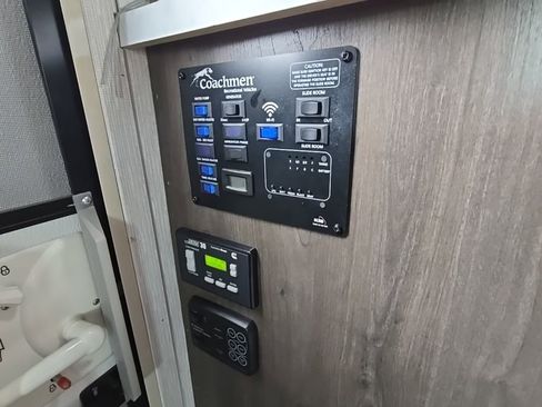 Used 2023 Ford E-450 and Econoline 450 Super Duty w/ Motorhome Prep Package image 27