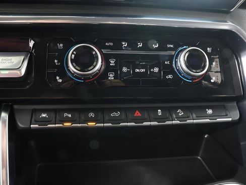 Used 2024 GMC Sierra 1500 Denali w/ Denali Reserve Package AWD/4WD image 11