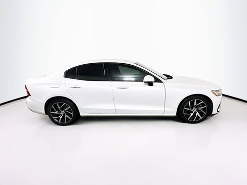 Used 2020 Volvo S60 T5 Momentum FWD image 10